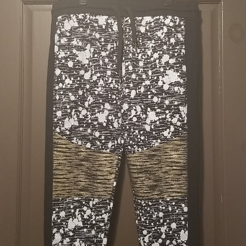 Rolling Paper Joggers - Picture 2 of 5